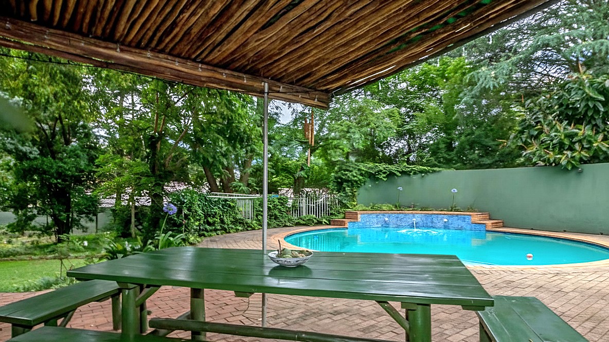 3 Bedroom Home, 3 Self Contained Cottages and 2 Outside Rooms For Sale in Bryanston — image 13