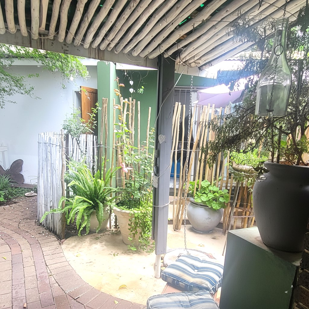3 Bedroom Home, 3 Self Contained Cottages and 2 Outside Rooms For Sale in Bryanston — image 14