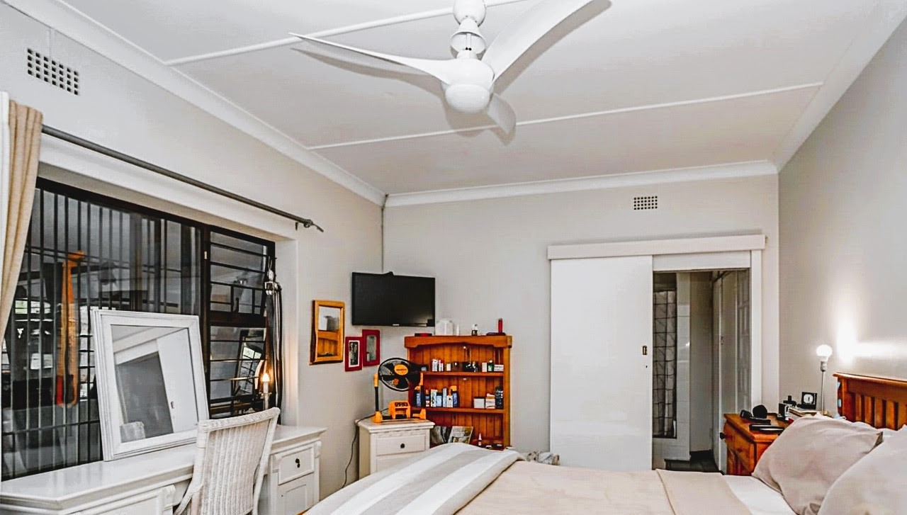 3 Bedroom Home, 3 Self Contained Cottages and 2 Outside Rooms For Sale in Bryanston — image 10