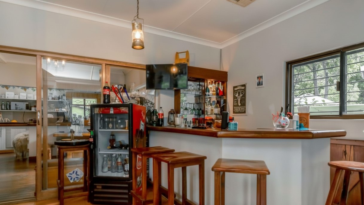 3 Bedroom Home, 3 Self Contained Cottages and 2 Outside Rooms For Sale in Bryanston — image 3
