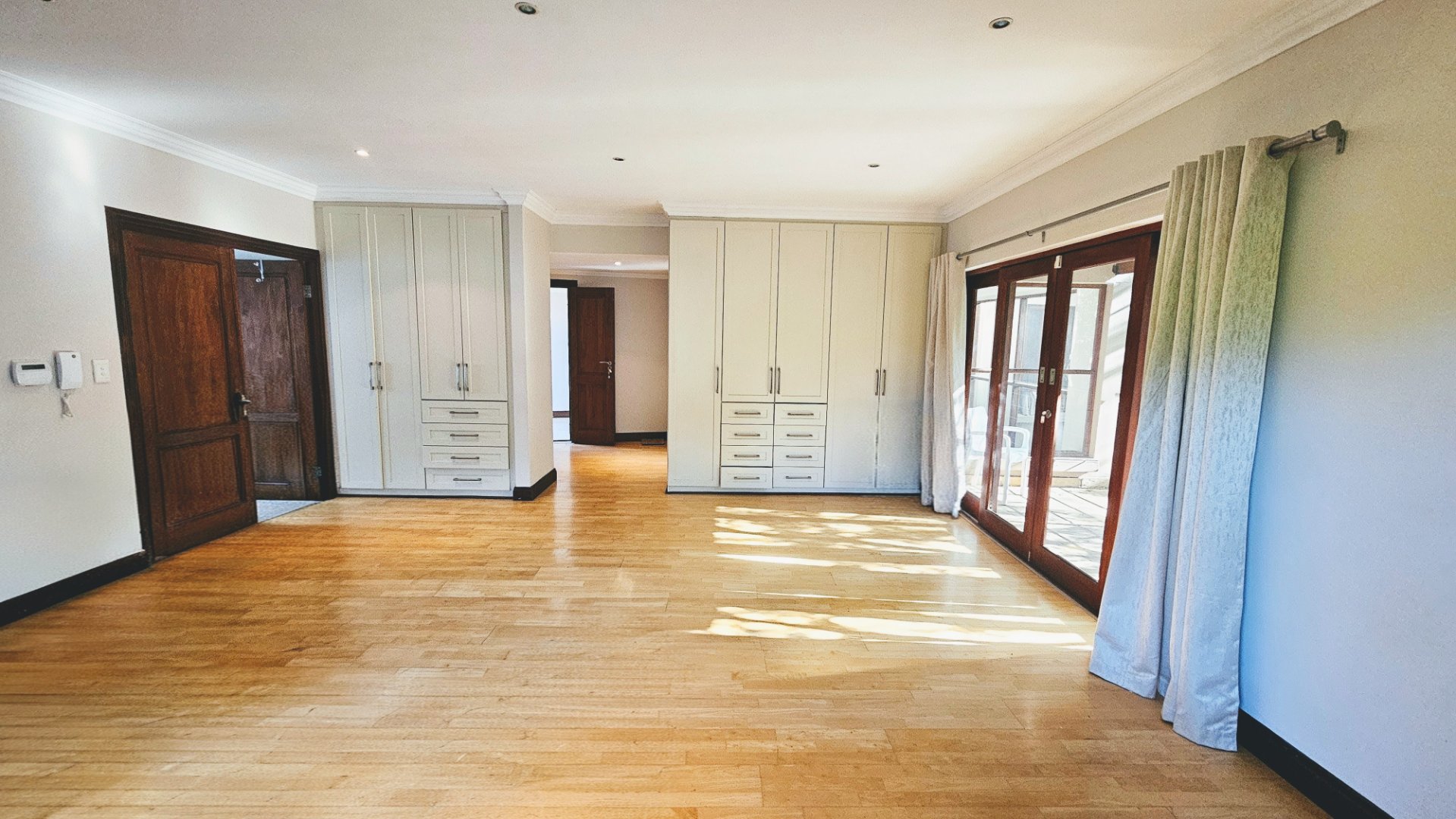 Secure 5 Bedroom Home For Rent In Bryanston East — image 18