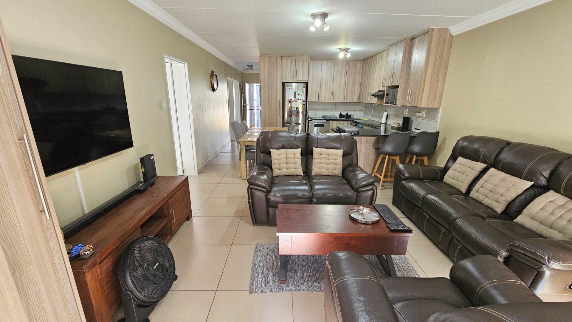 Flawless and secure 3 bedroom 2 bathroom ground floor unit for sale in Birchwood Village — image 4