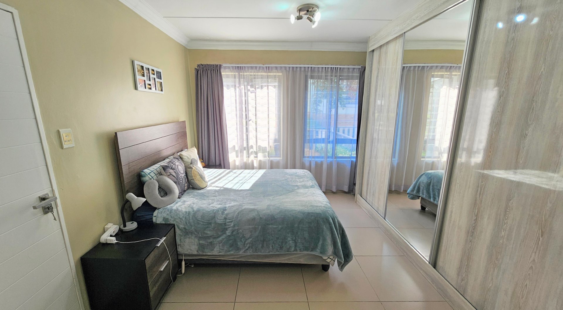 Flawless and secure 3 bedroom 2 bathroom ground floor unit for sale in Birchwood Village — image 11