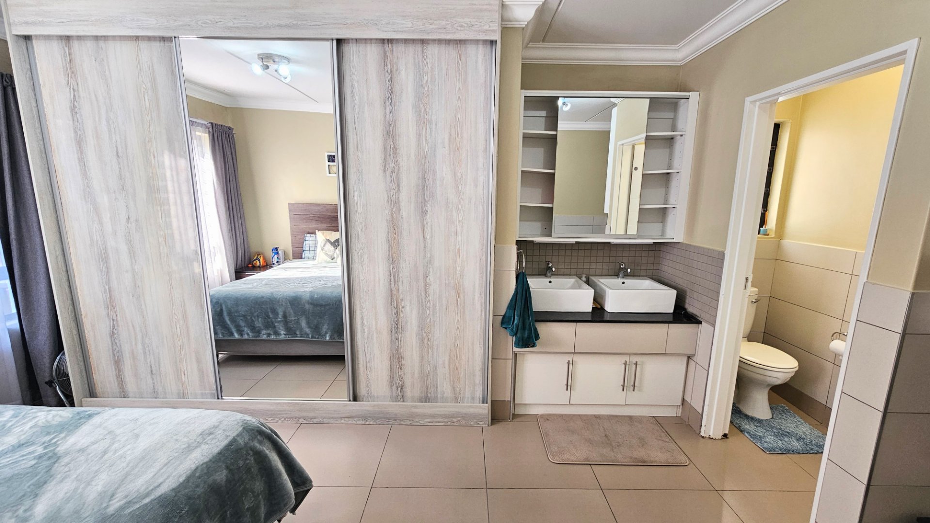 Flawless and secure 3 bedroom 2 bathroom ground floor unit for sale in Birchwood Village — image 13