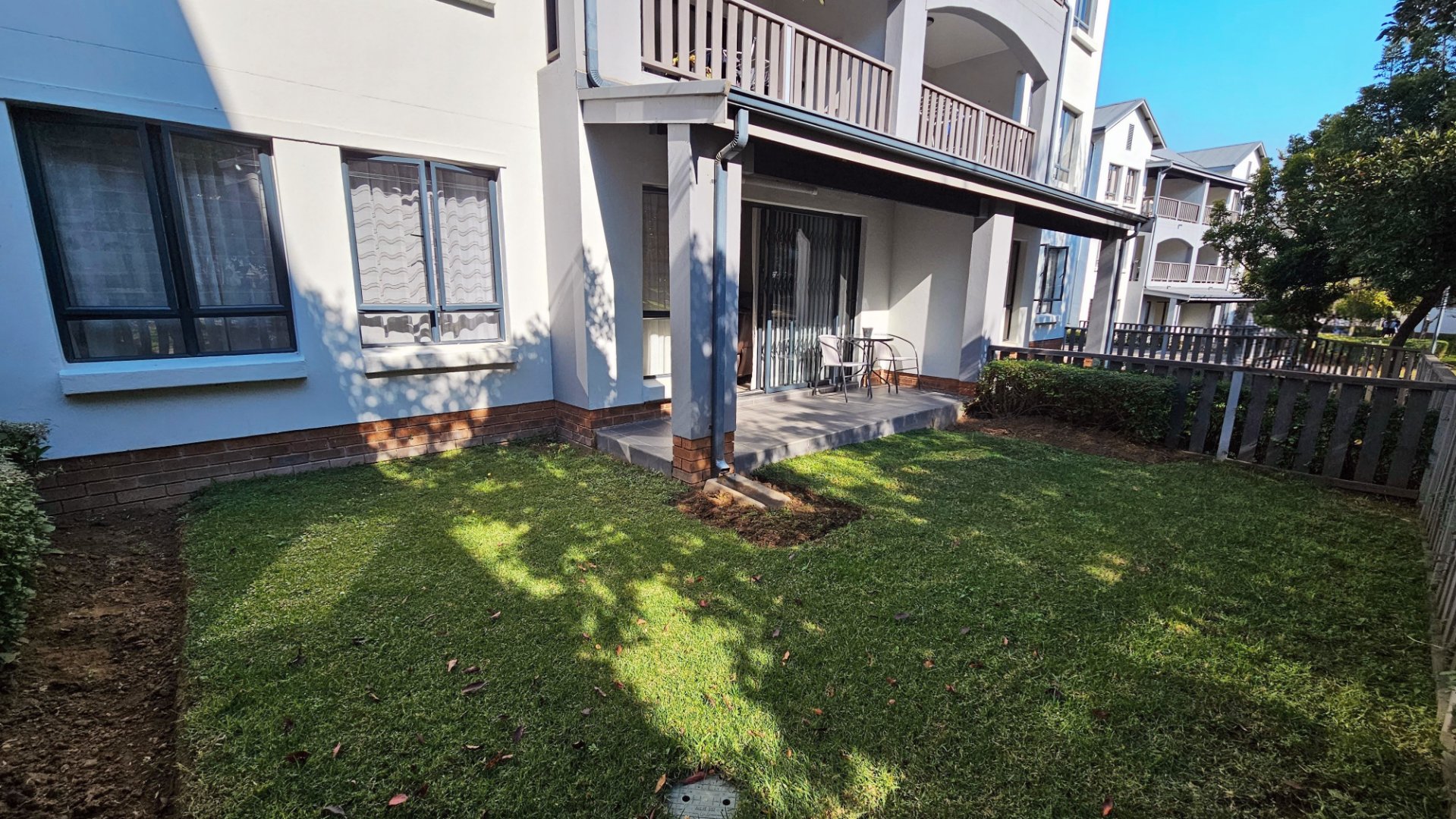 Flawless and secure 3 bedroom 2 bathroom ground floor unit for sale in Birchwood Village — image 17