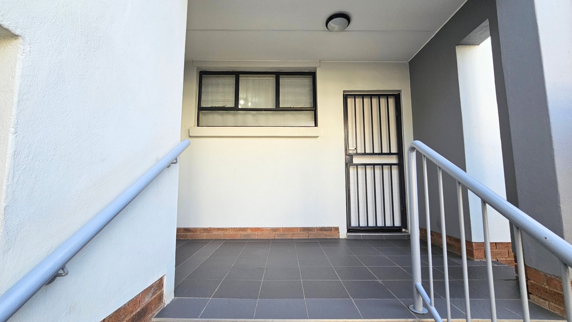 Flawless and secure 3 bedroom 2 bathroom ground floor unit for sale in Birchwood Village — image 19