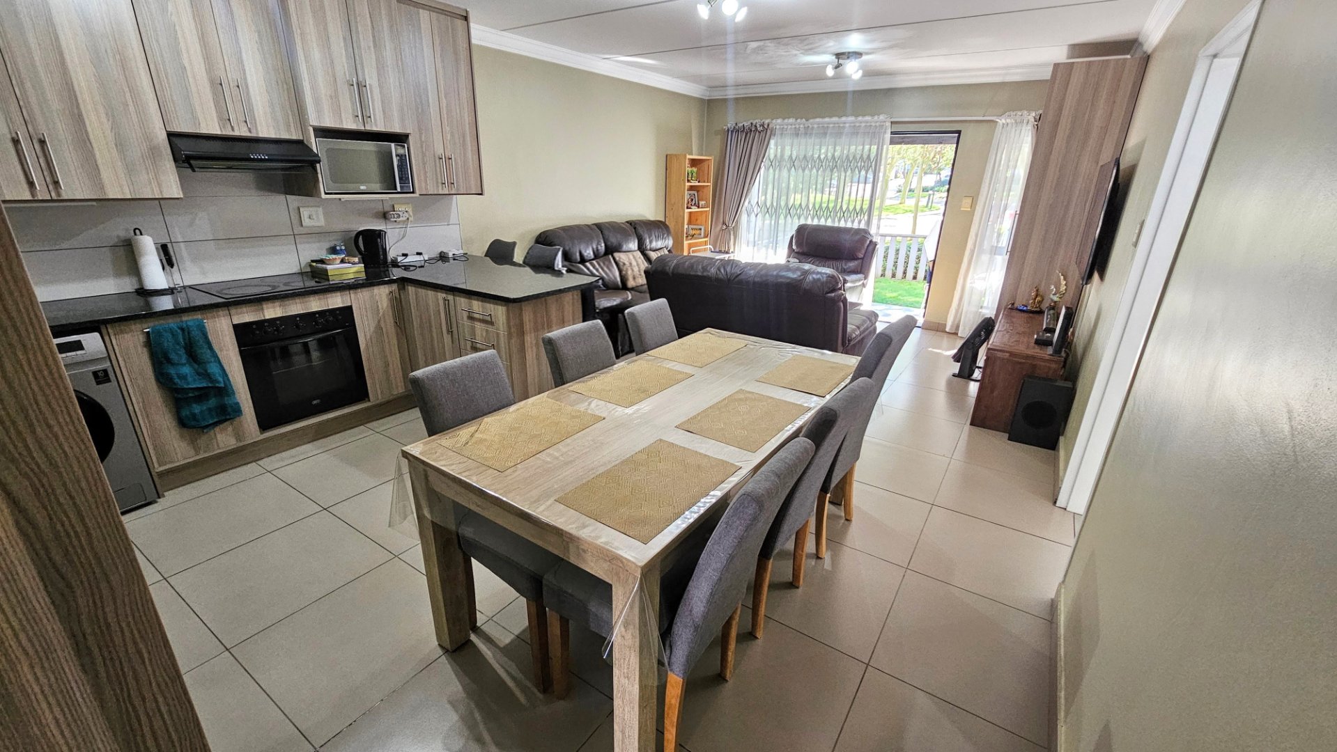 Flawless and secure 3 bedroom 2 bathroom ground floor unit for sale in Birchwood Village — image 3