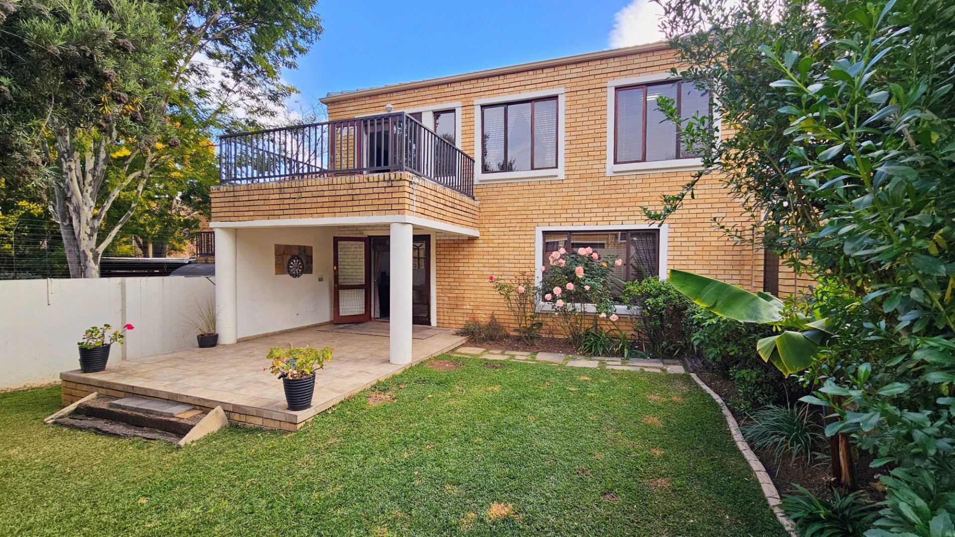 Secure 3 Bedroom Free-Standing Townhouse for Sale in Craigavon — image 25