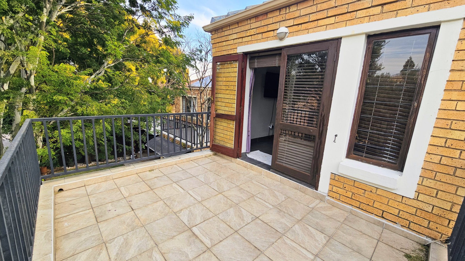 Secure 3 Bedroom Free-Standing Townhouse for Sale in Craigavon — image 19
