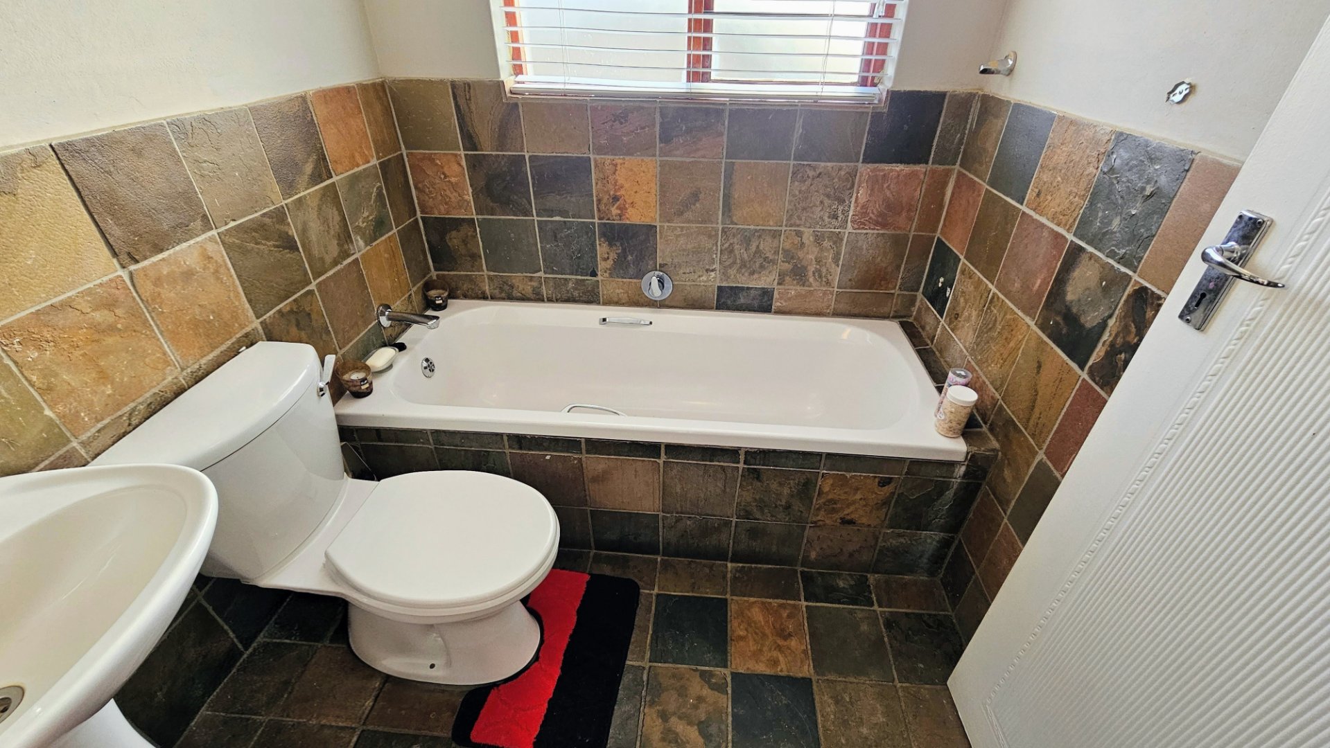 Secure 3 Bedroom Free-Standing Townhouse for Sale in Craigavon — image 15