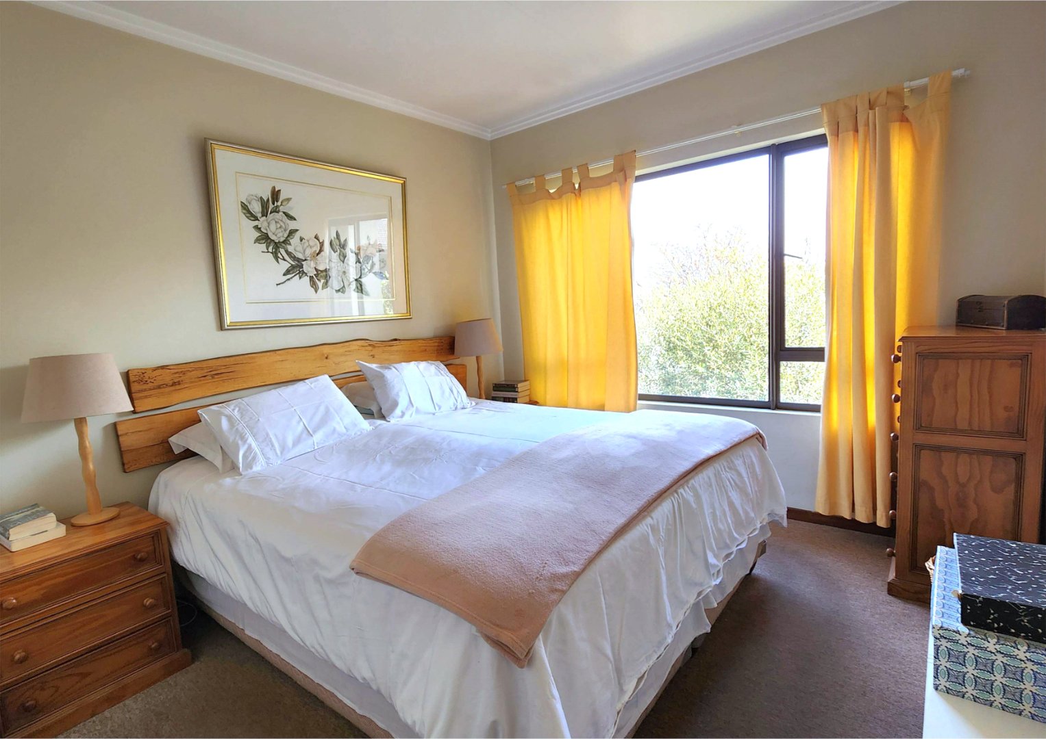 Immaculate 2 Bedroom First Floor Apartment For Sale in Cedar Hills Private Nature Reserve — image 11