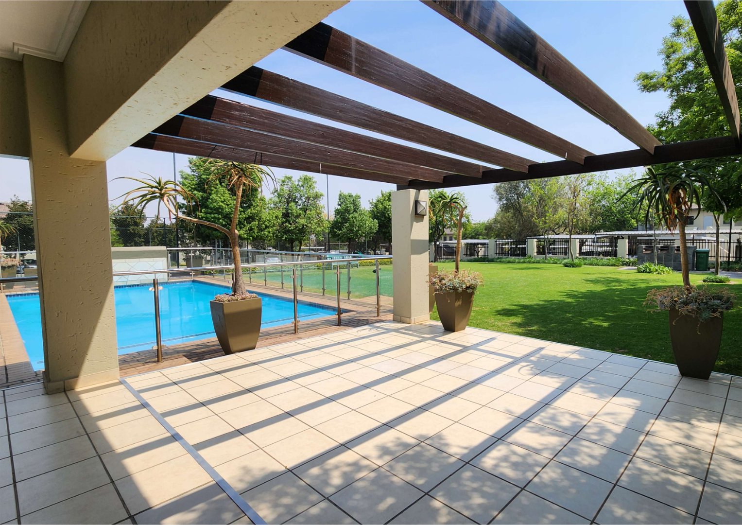 Immaculate 2 Bedroom First Floor Apartment For Sale in Cedar Hills Private Nature Reserve — image 14