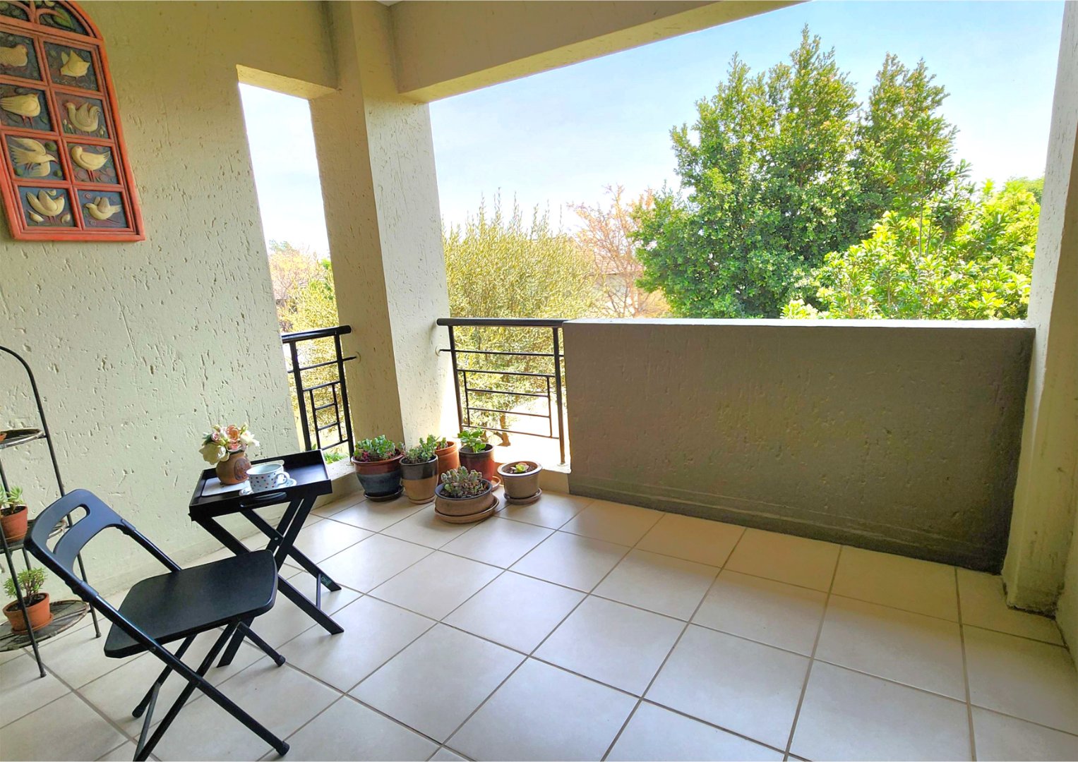 Immaculate 2 Bedroom First Floor Apartment For Sale in Cedar Hills Private Nature Reserve — image 5
