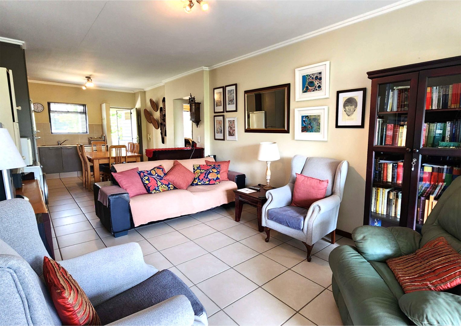 Immaculate 2 Bedroom First Floor Apartment For Sale in Cedar Hills Private Nature Reserve