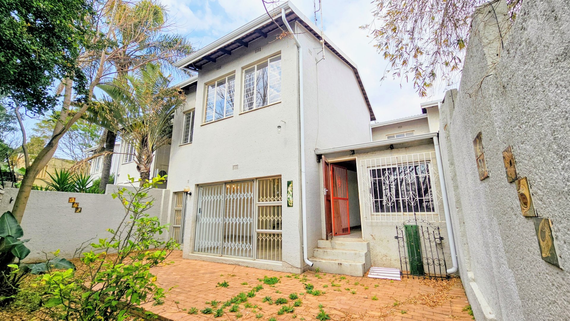 Secure 3 Bedroom 3 bathroom home For Sale in River Club