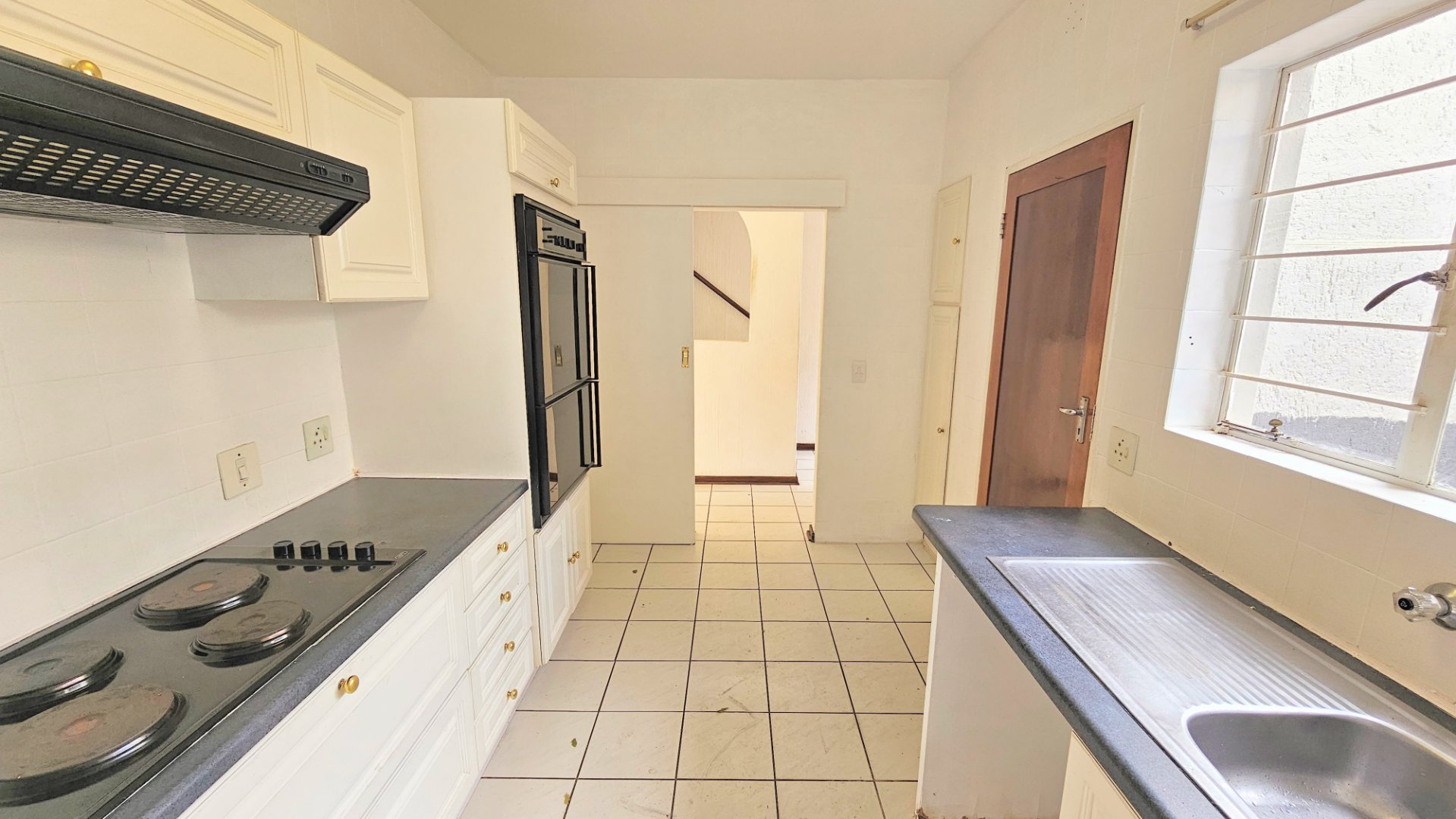 Secure 3 Bedroom 3 bathroom home For Sale in River Club — image 4