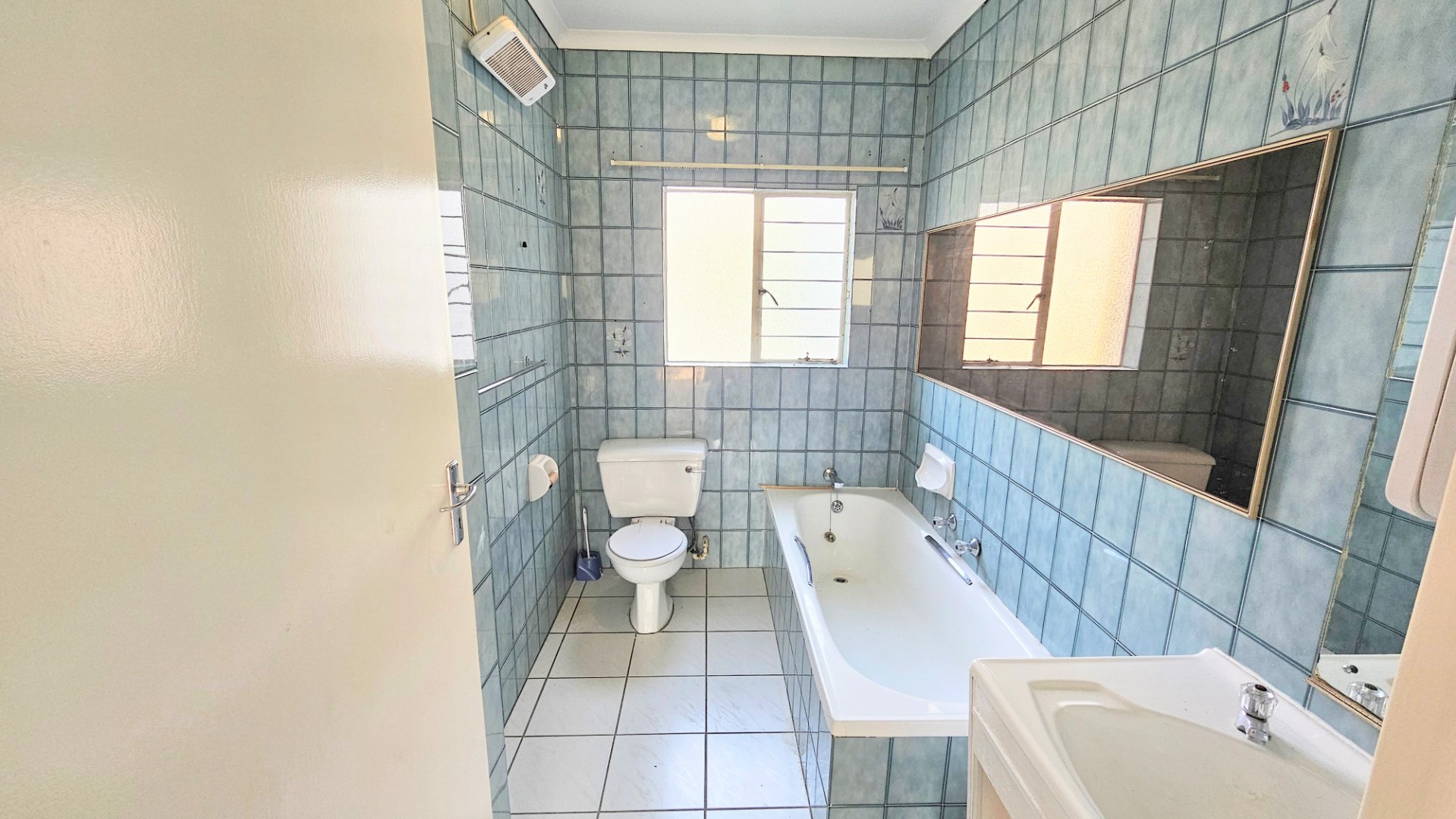 Secure 3 Bedroom 3 bathroom home For Sale in River Club — image 21