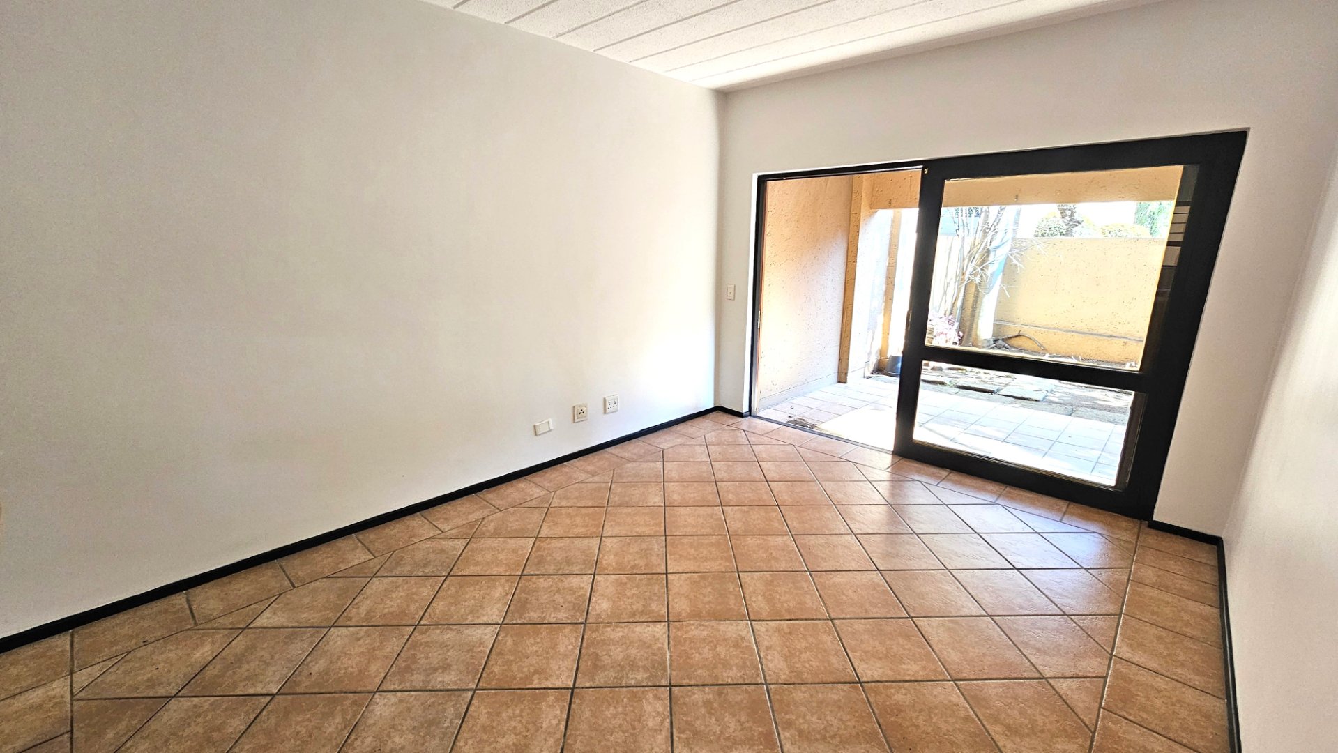 1 Bedroom Ground Floor Garden Unit For Rent in Chobe Sands — image 10
