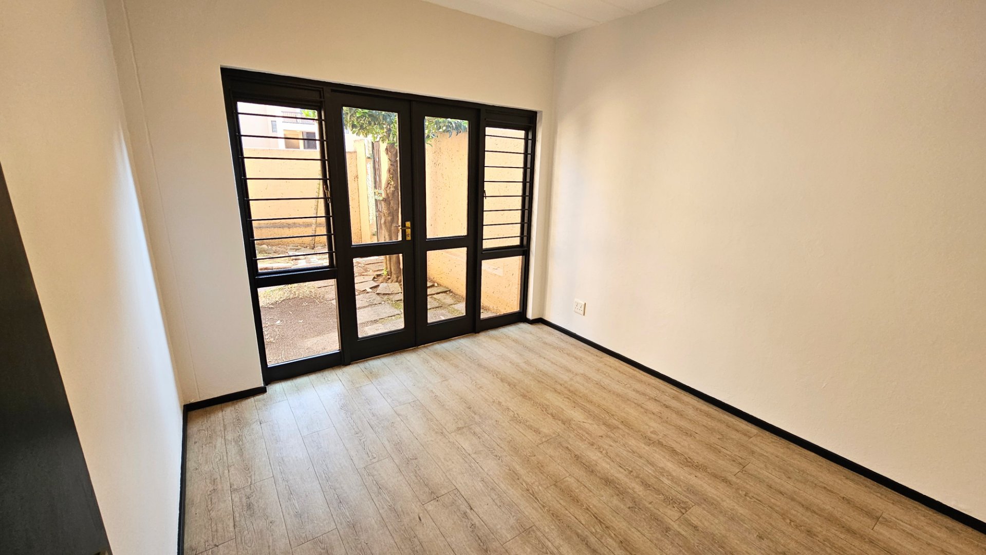 1 Bedroom Ground Floor Garden Unit For Rent in Chobe Sands — image 9