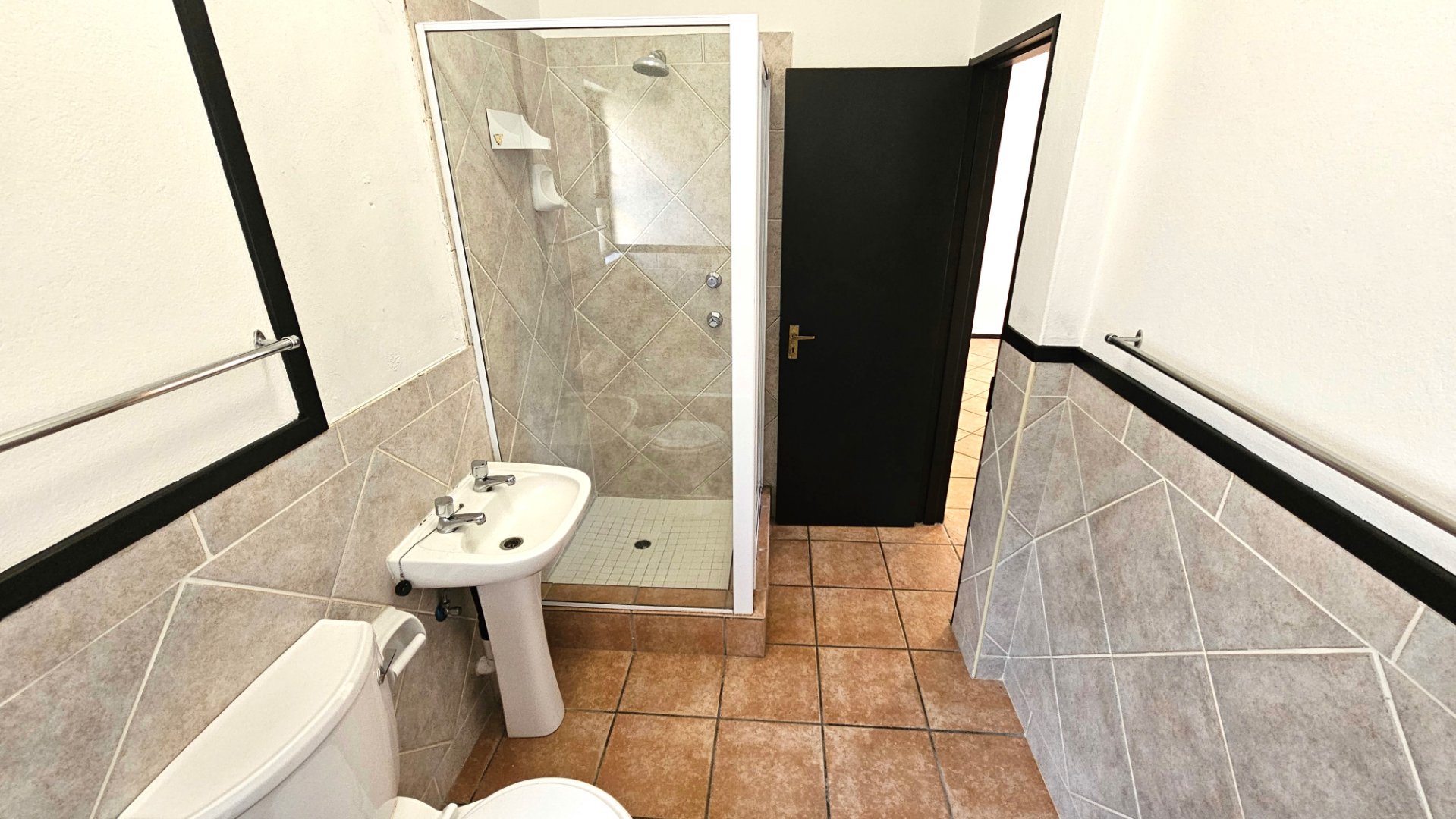 1 Bedroom Ground Floor Garden Unit For Rent in Chobe Sands — image 7