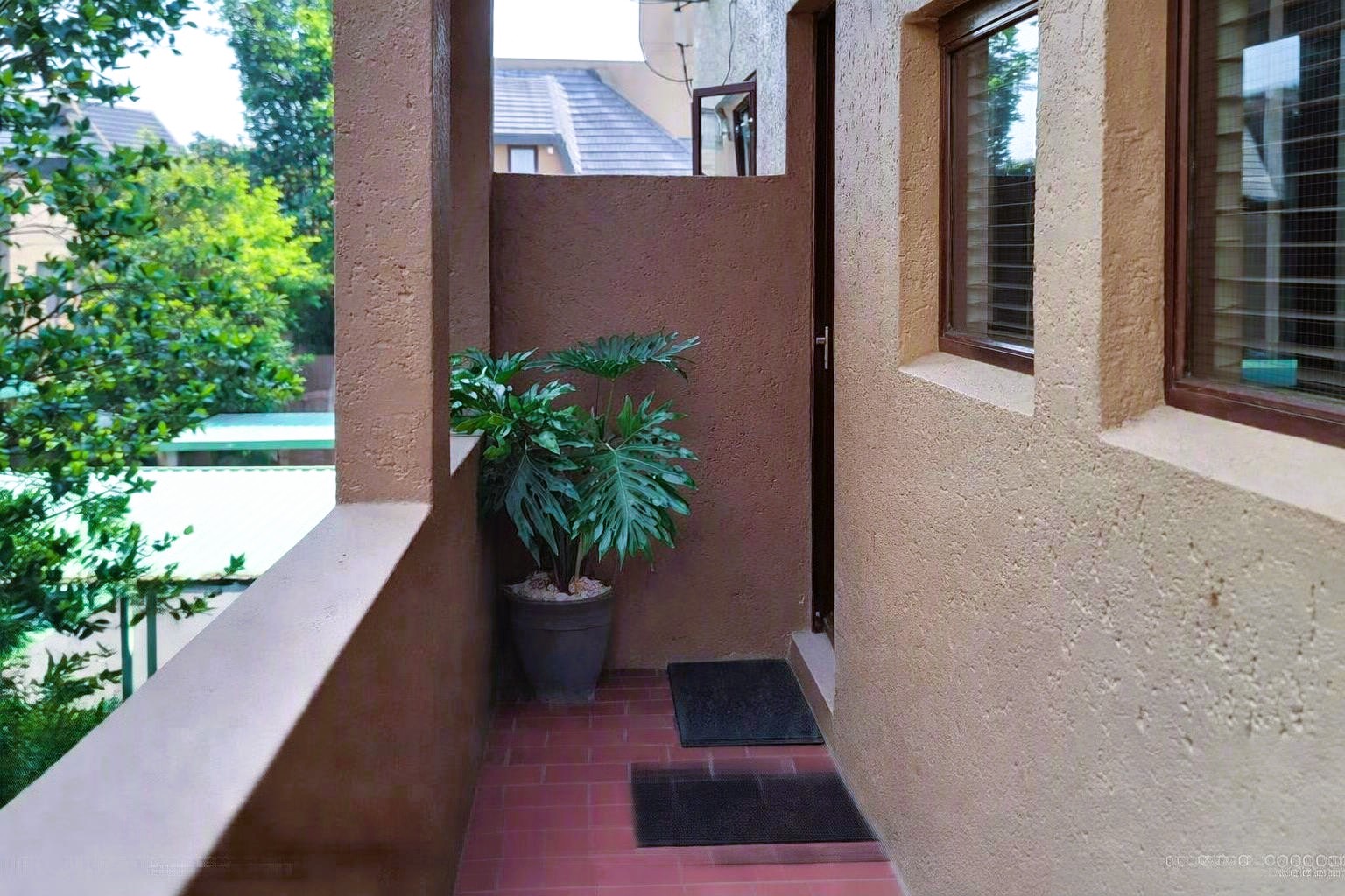 Modern 2 or 3 Bedroom Loft Apartment For Sale In Douglasdale — image 2