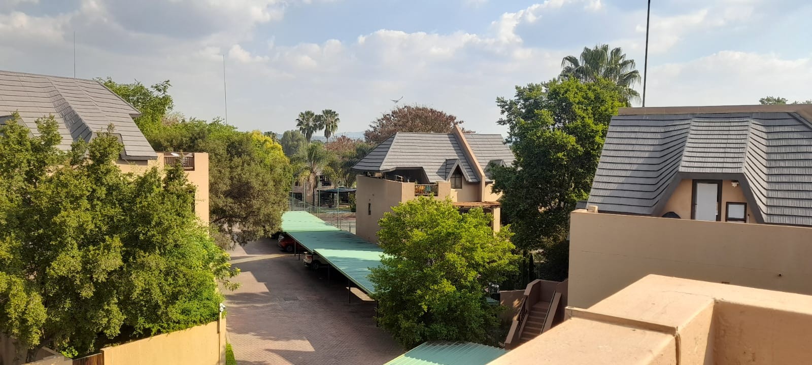 Modern 2 or 3 Bedroom Loft Apartment For Sale In Douglasdale — image 28