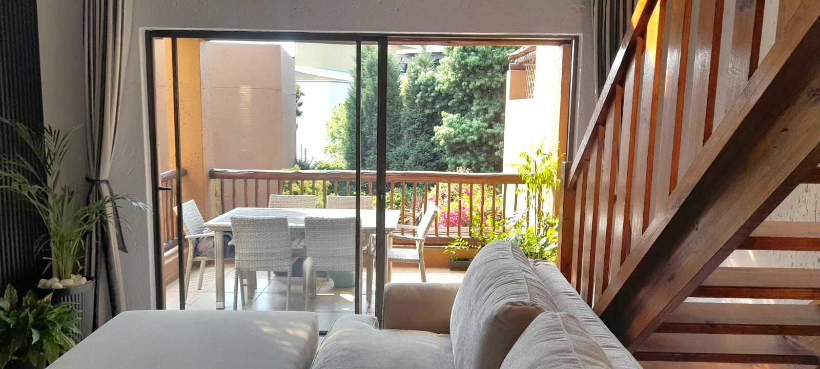 Modern 2 or 3 Bedroom Loft Apartment For Sale In Douglasdale — image 3