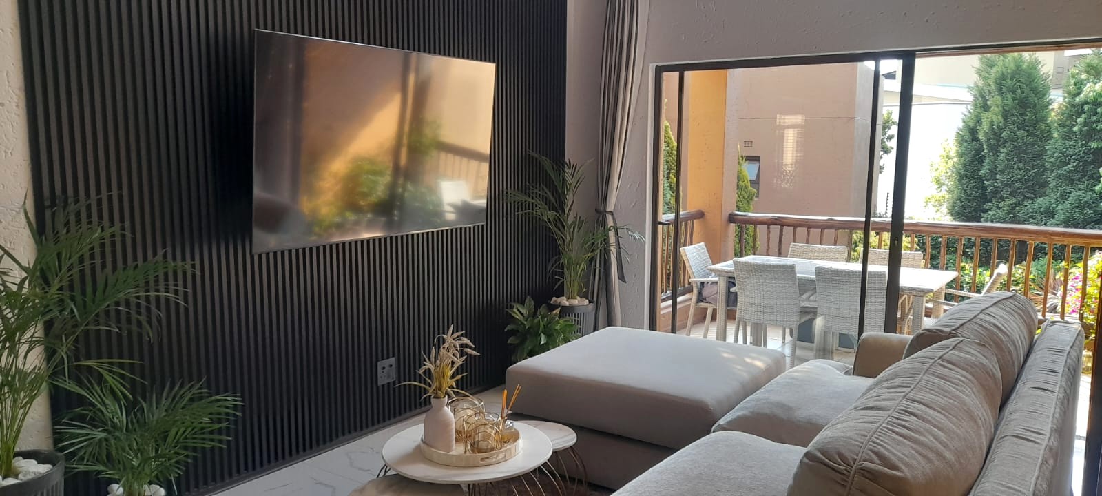 Modern 2 or 3 Bedroom Loft Apartment For Sale In Douglasdale — image 7