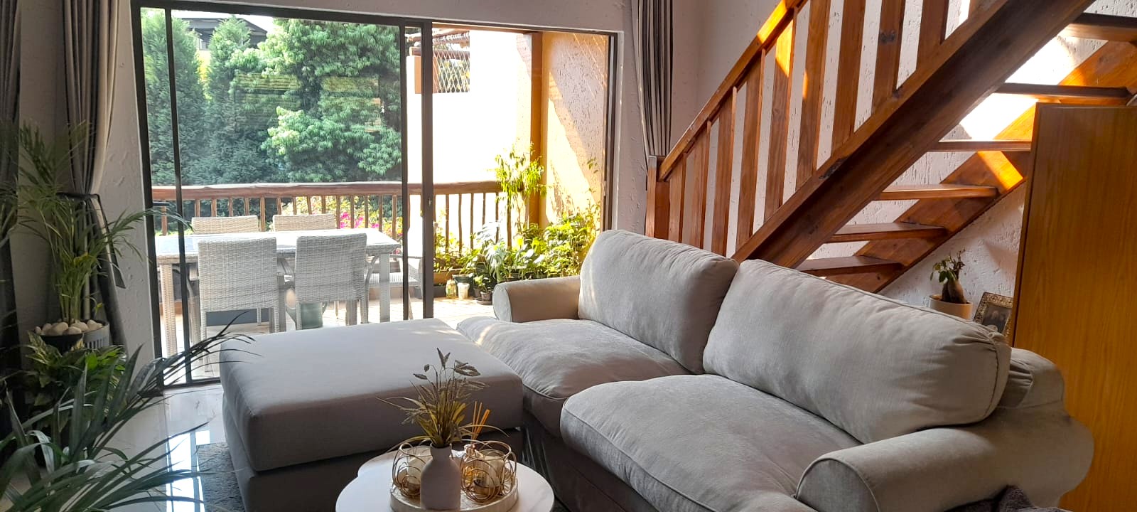 Modern 2 or 3 Bedroom Loft Apartment For Sale In Douglasdale — image 4