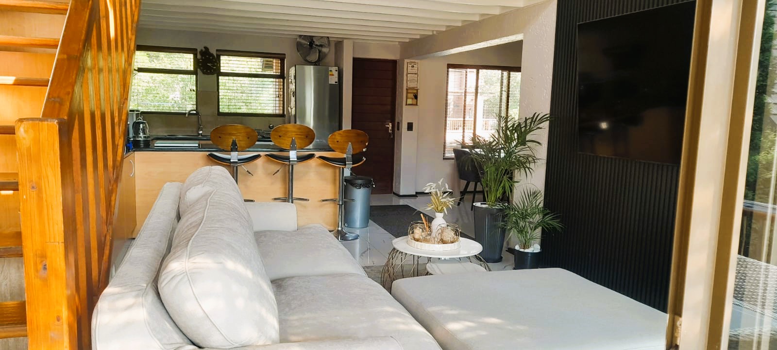 Modern 2 or 3 Bedroom Loft Apartment For Sale In Douglasdale — image 8