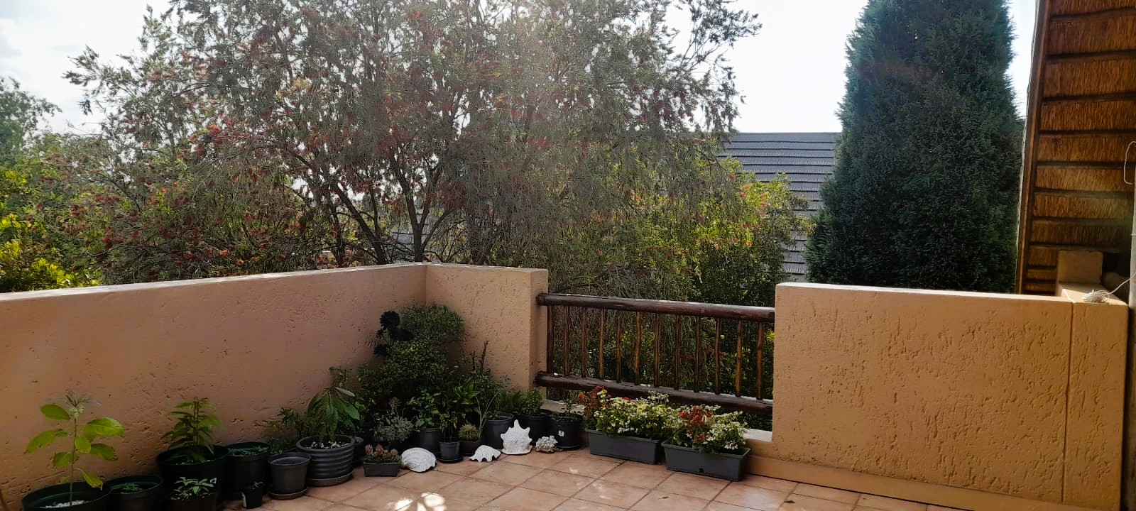 Modern 2 or 3 Bedroom Loft Apartment For Sale In Douglasdale — image 25